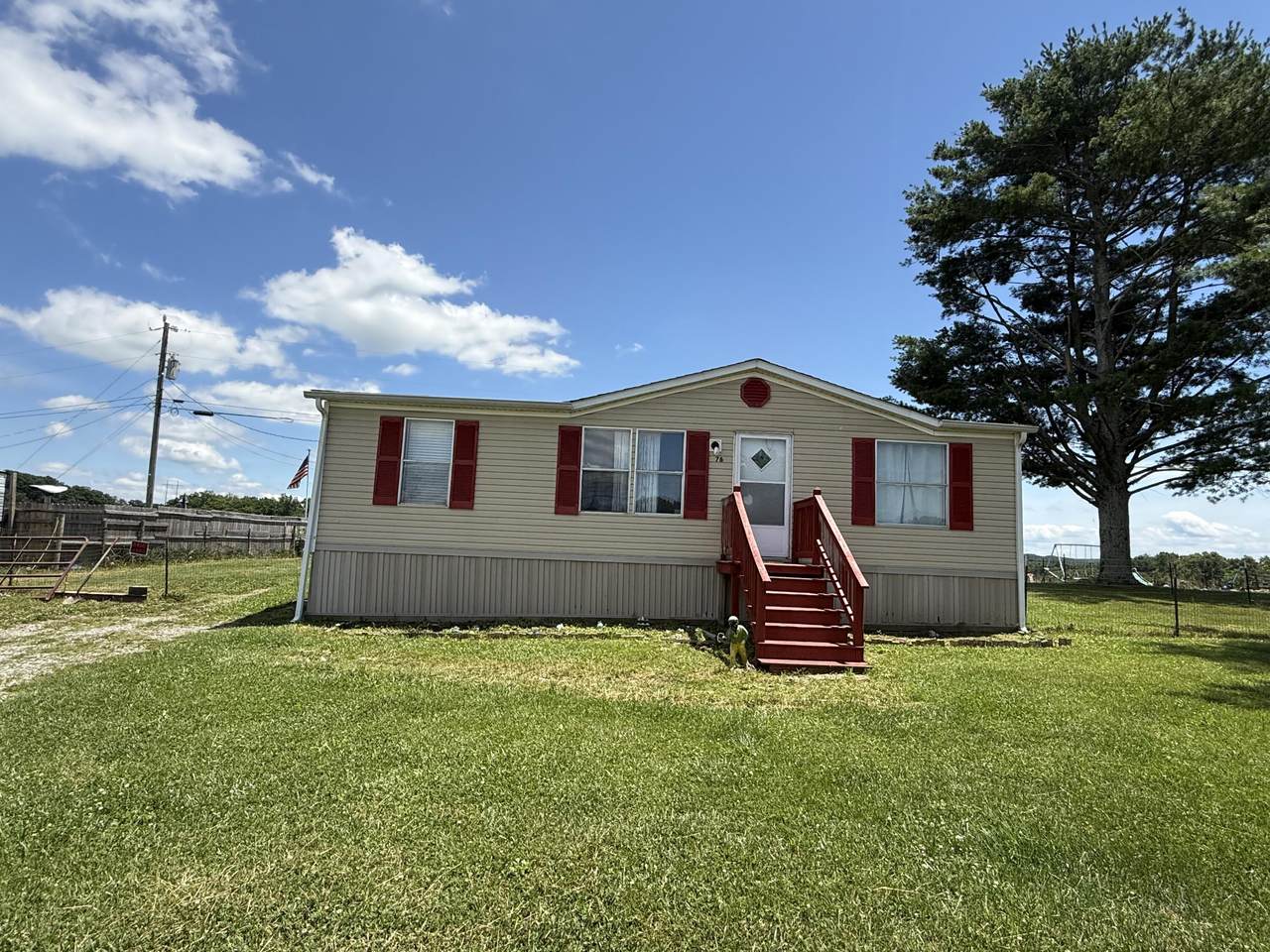 76 Kelsey Lane - Photo 1
