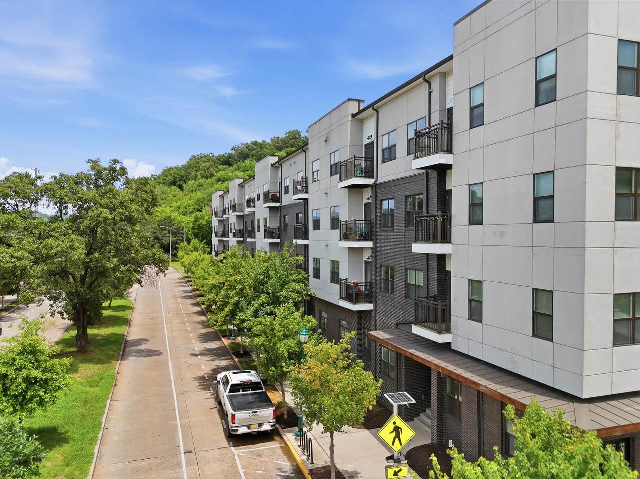 782-102 Riverfront Parkway - Photo 1