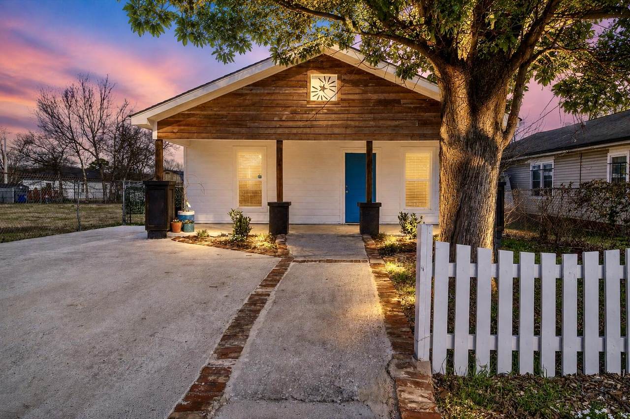 1607 50th Street - Photo 1