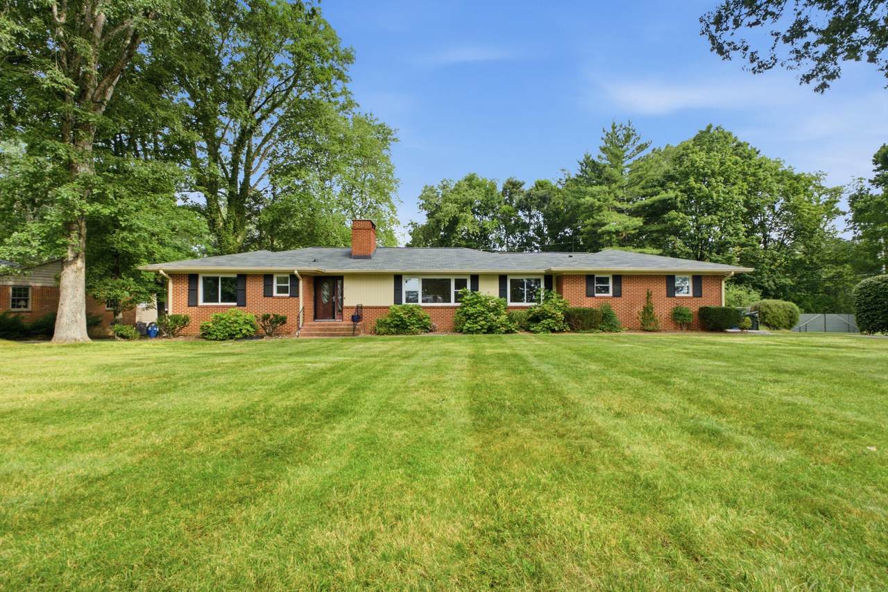 205 Palisades Drive - Photo 1