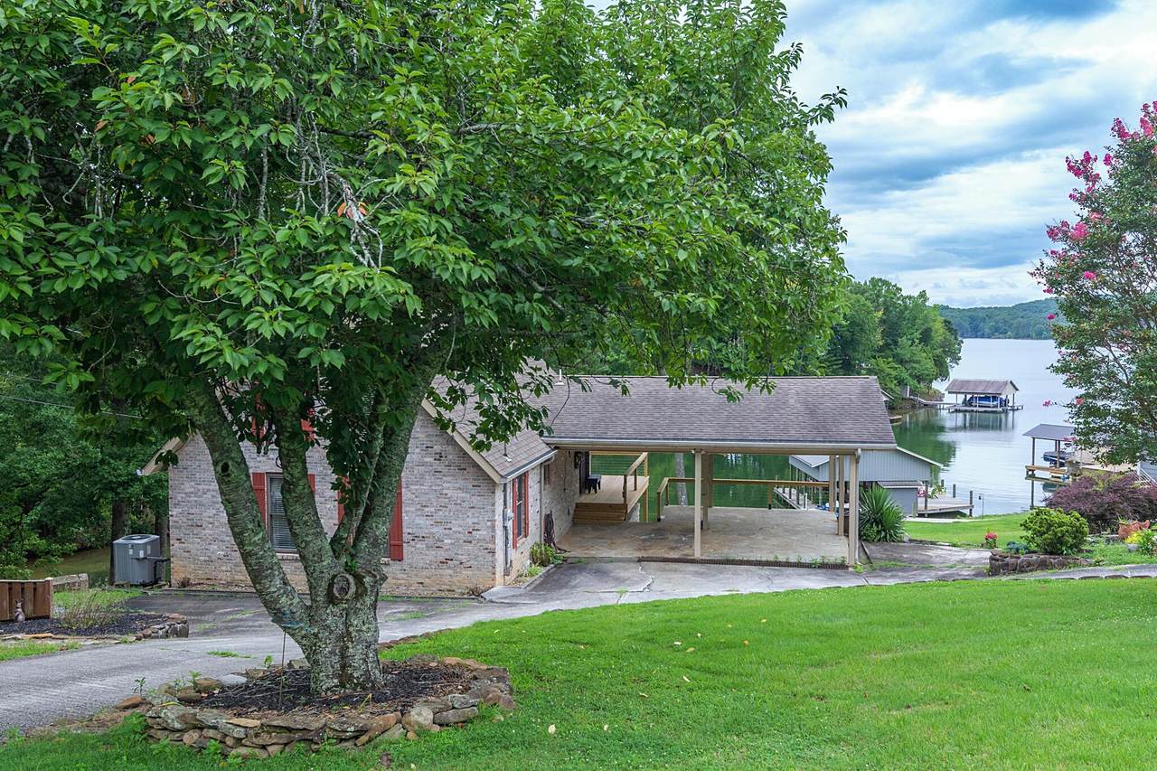 165 Lakeshore Court - Photo 1