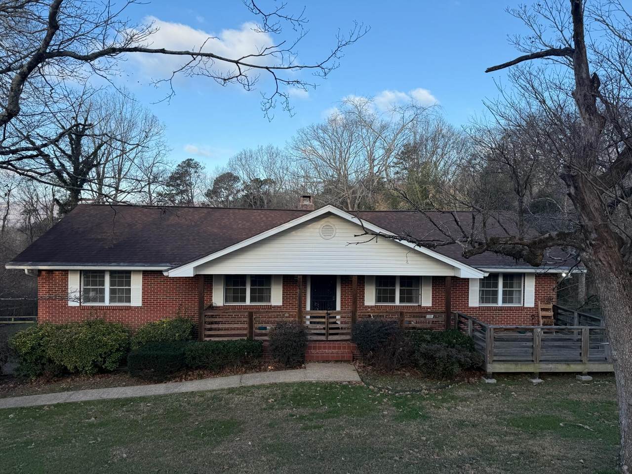 923 Crest Road - Photo 1