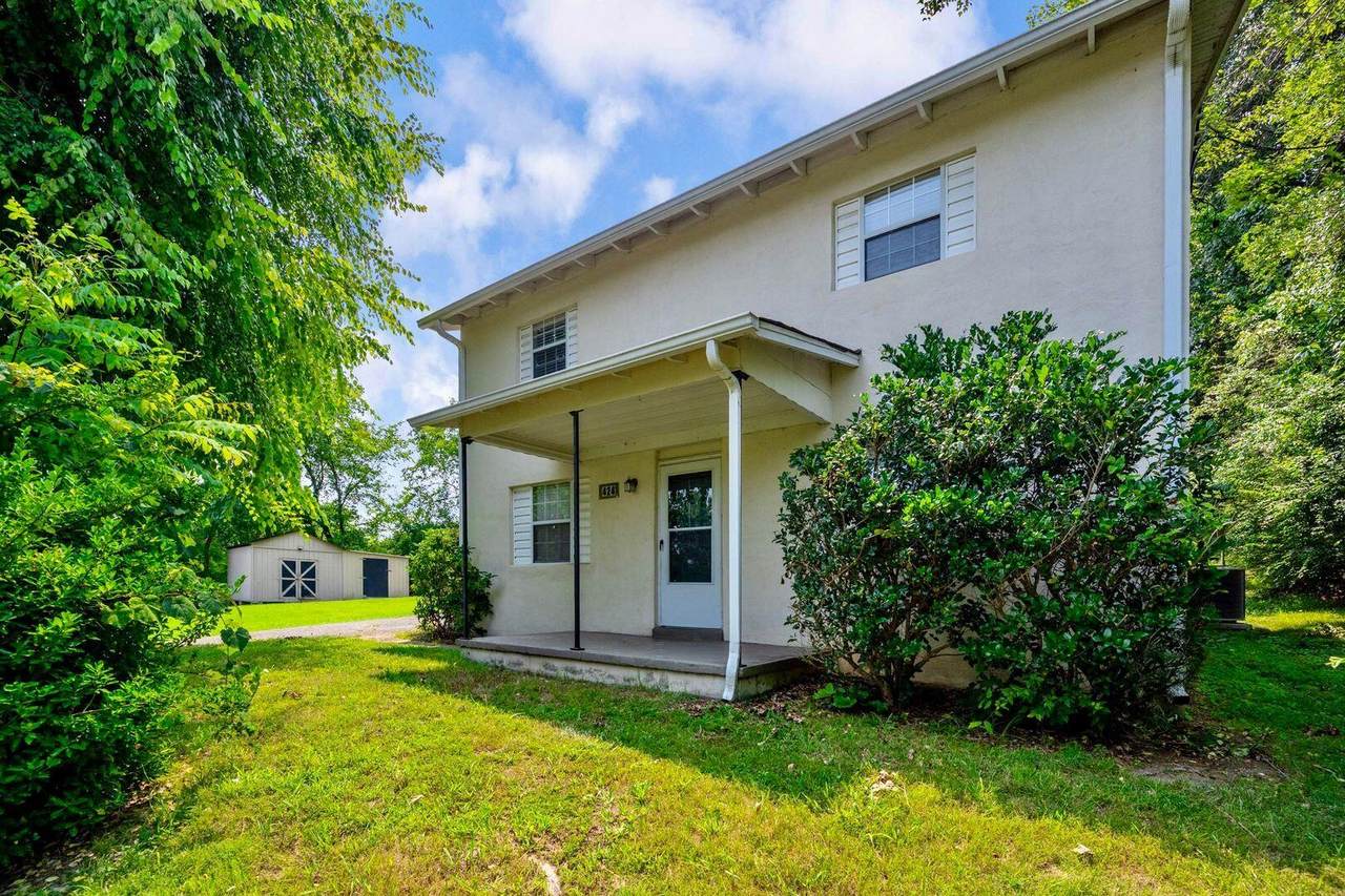 424 Hedgewood Drive - Photo 1