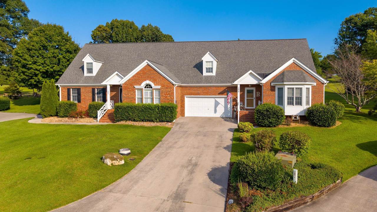 304 Fairway Drive - Photo 1