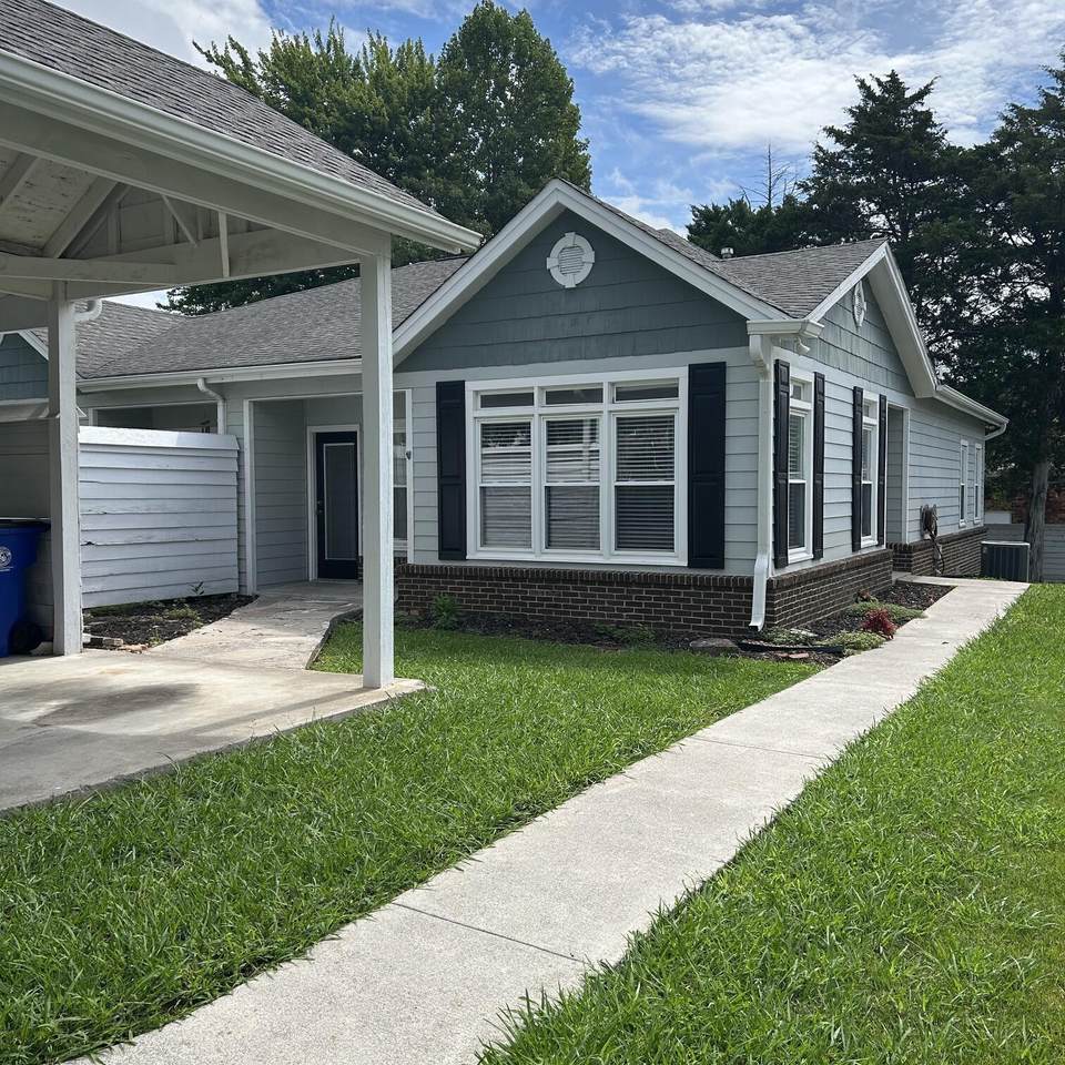 260 Grove Avenue - Photo 1