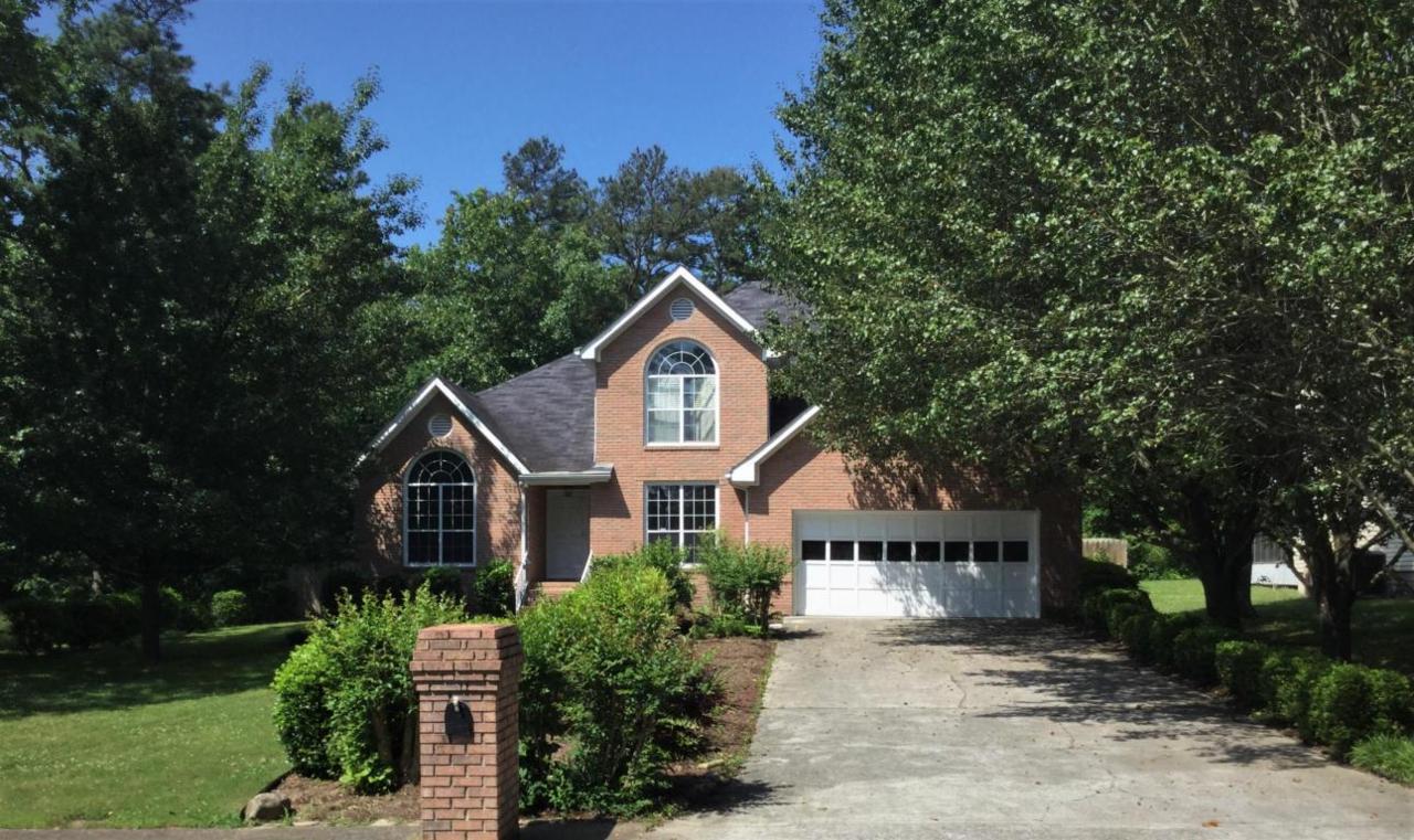 2111 Peterson Dr - Photo 1