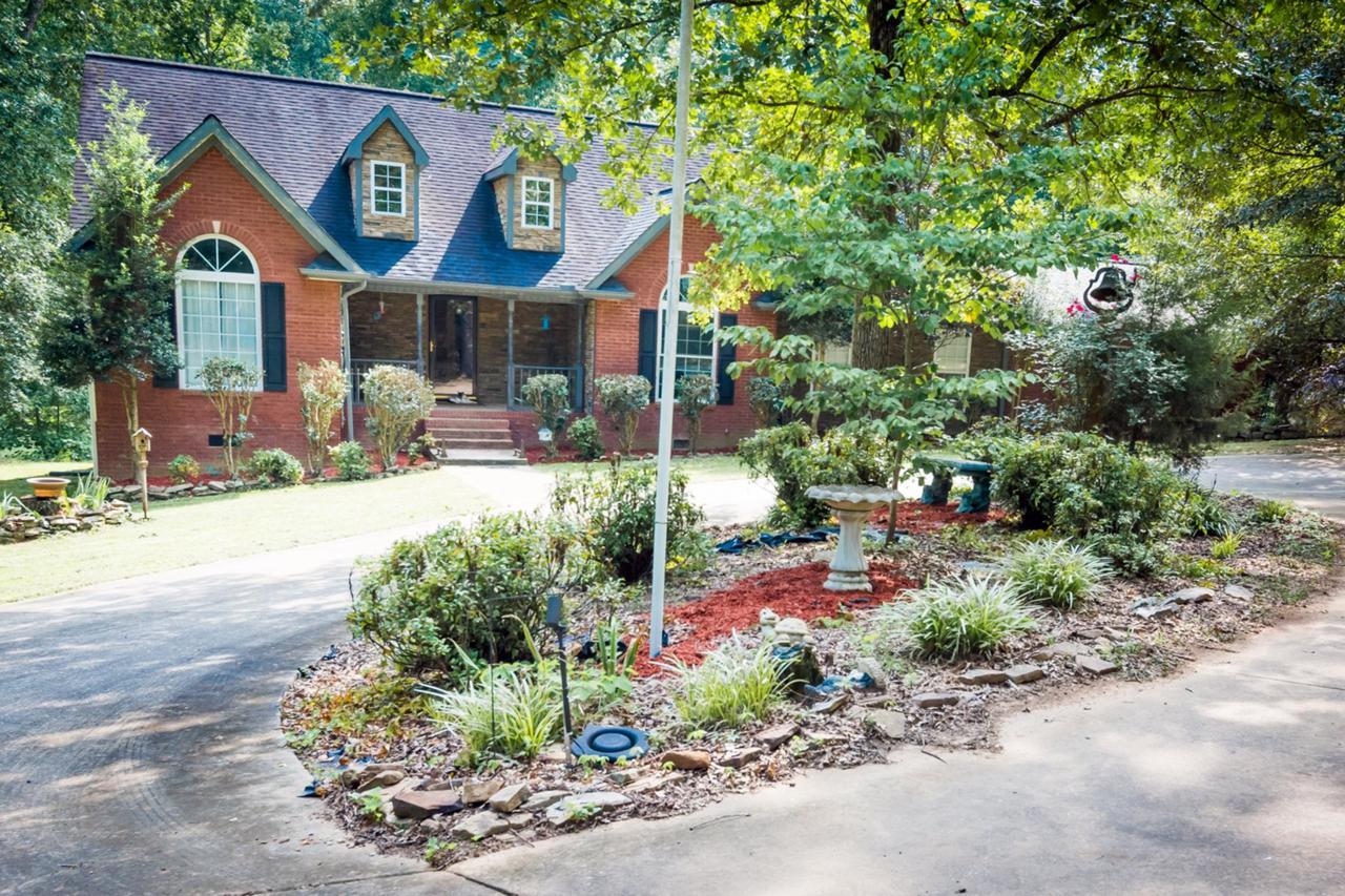73 Marilyn Ct - Photo 1