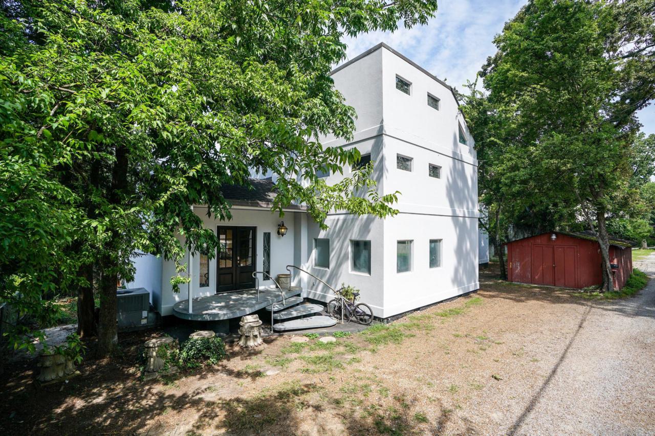 304 Island Ave - Photo 1