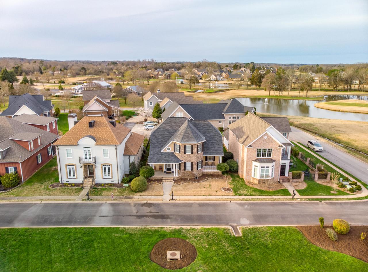 7528 Daybreak Cir - Photo 1