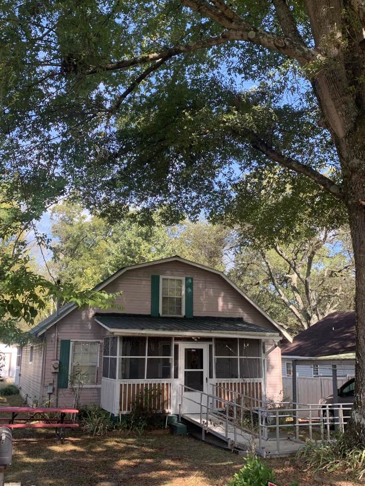514 Colerain St - Photo 1