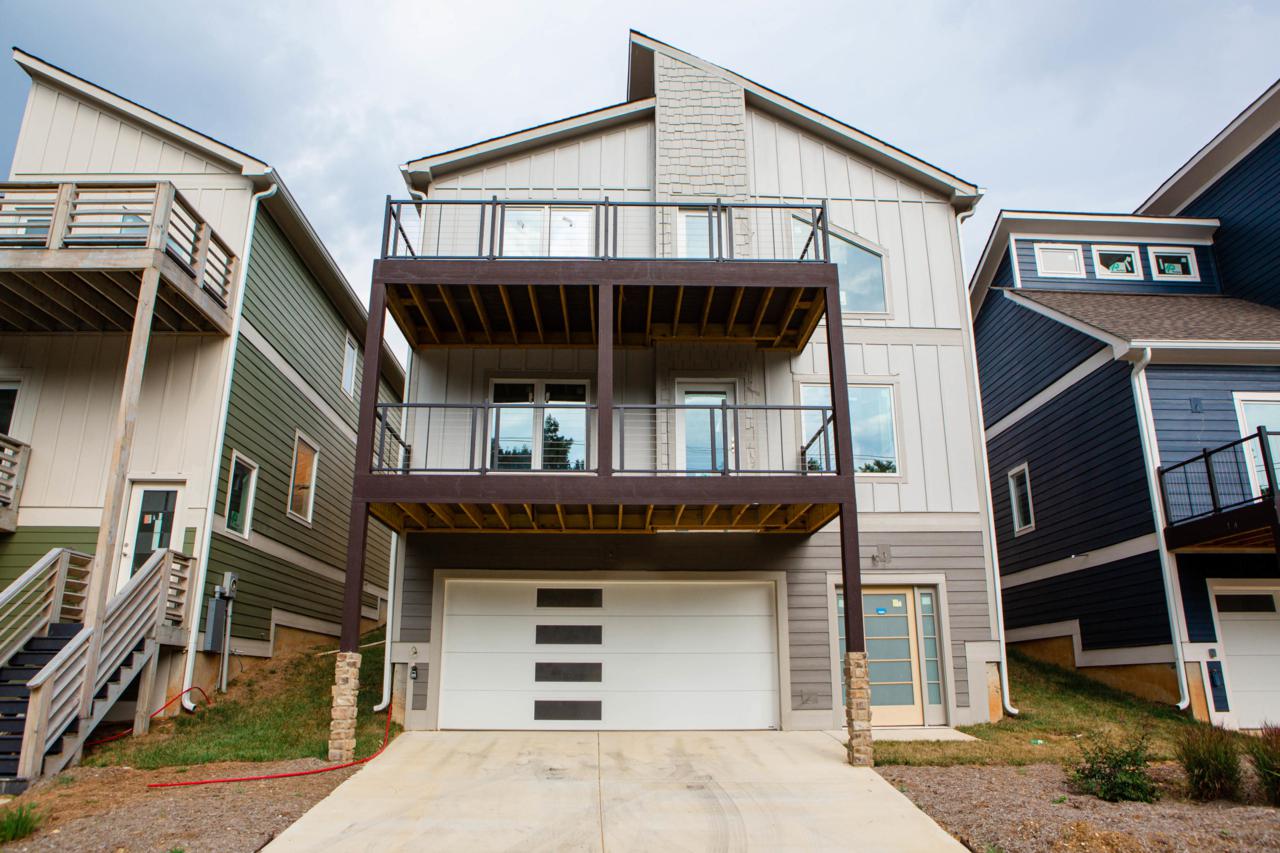 1404 Hamilton Ave - Photo 1
