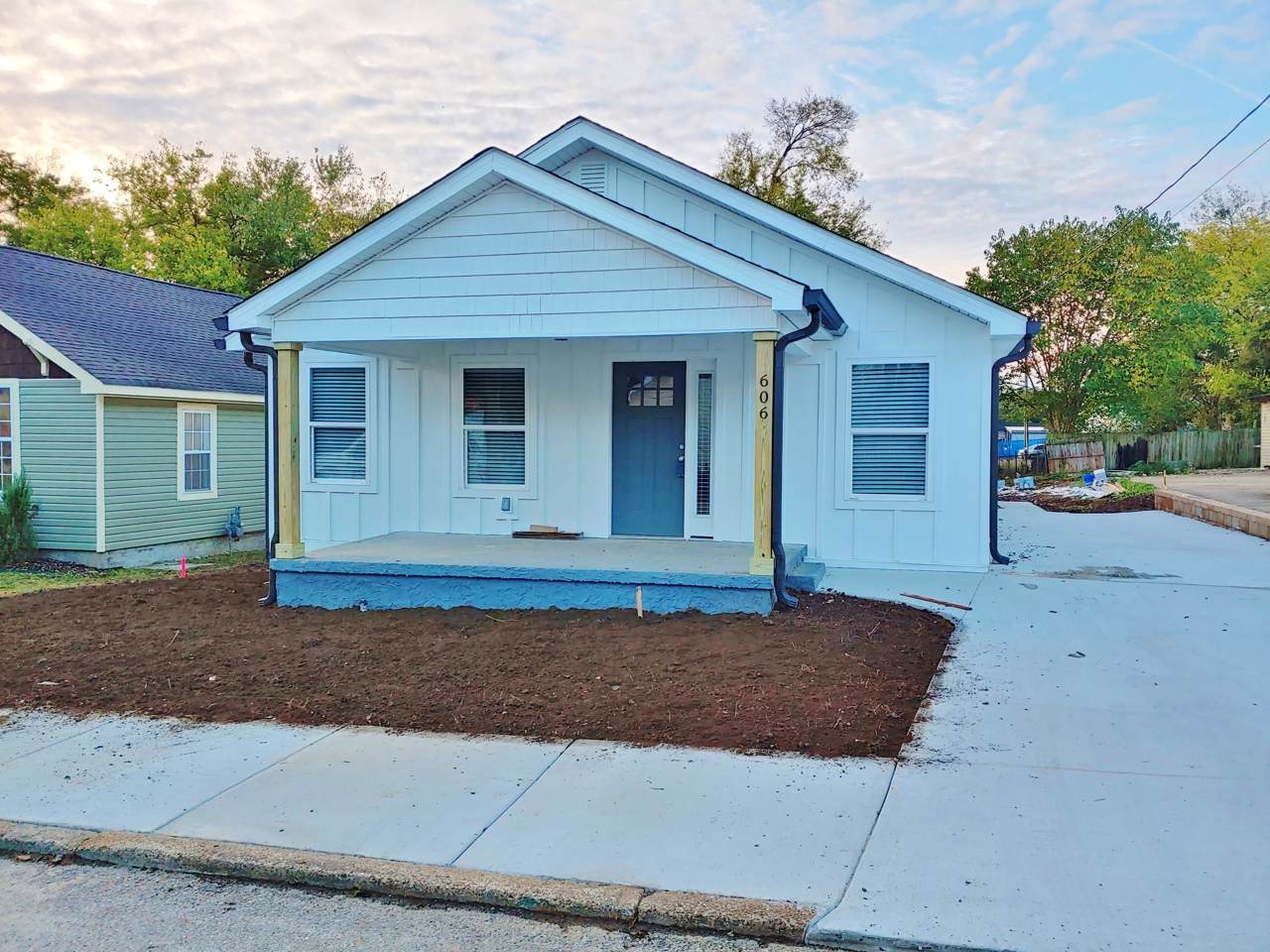 606 Van Dyke St - Photo 1
