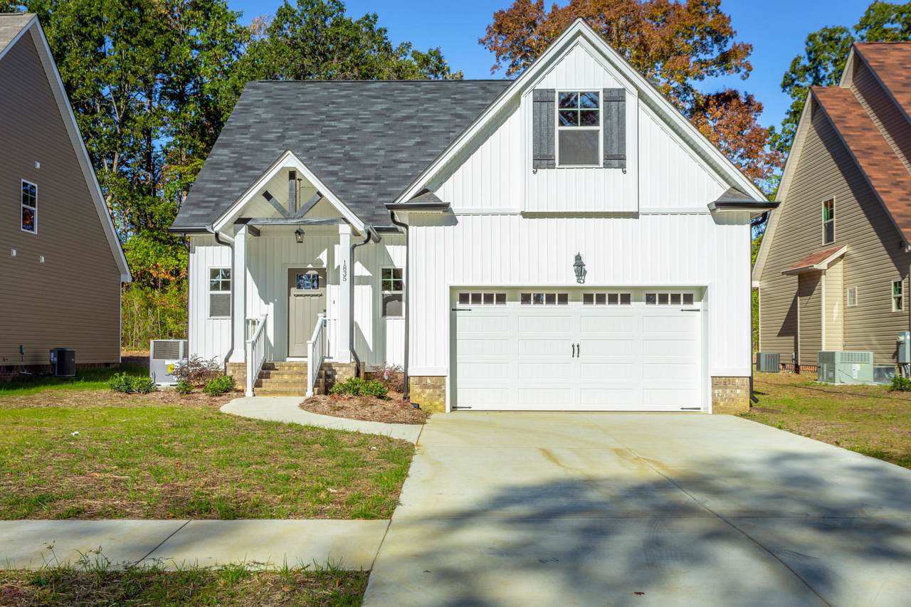 1835 Oakvale Dr - Photo 1