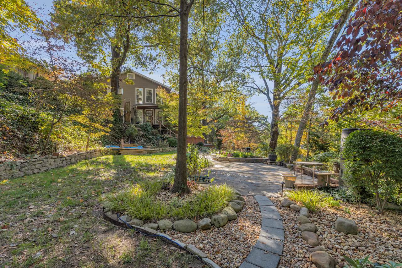 305 Druid Ln - Photo 1