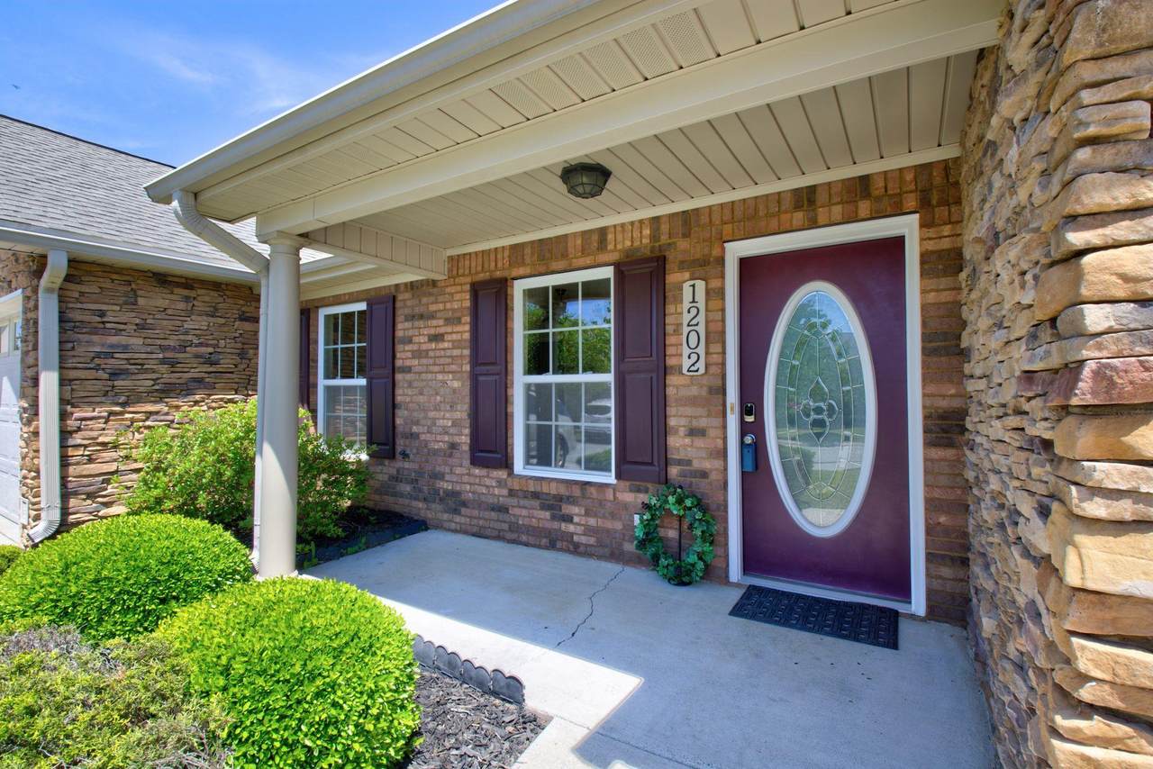 1202 Applebrook Dr - Photo 1
