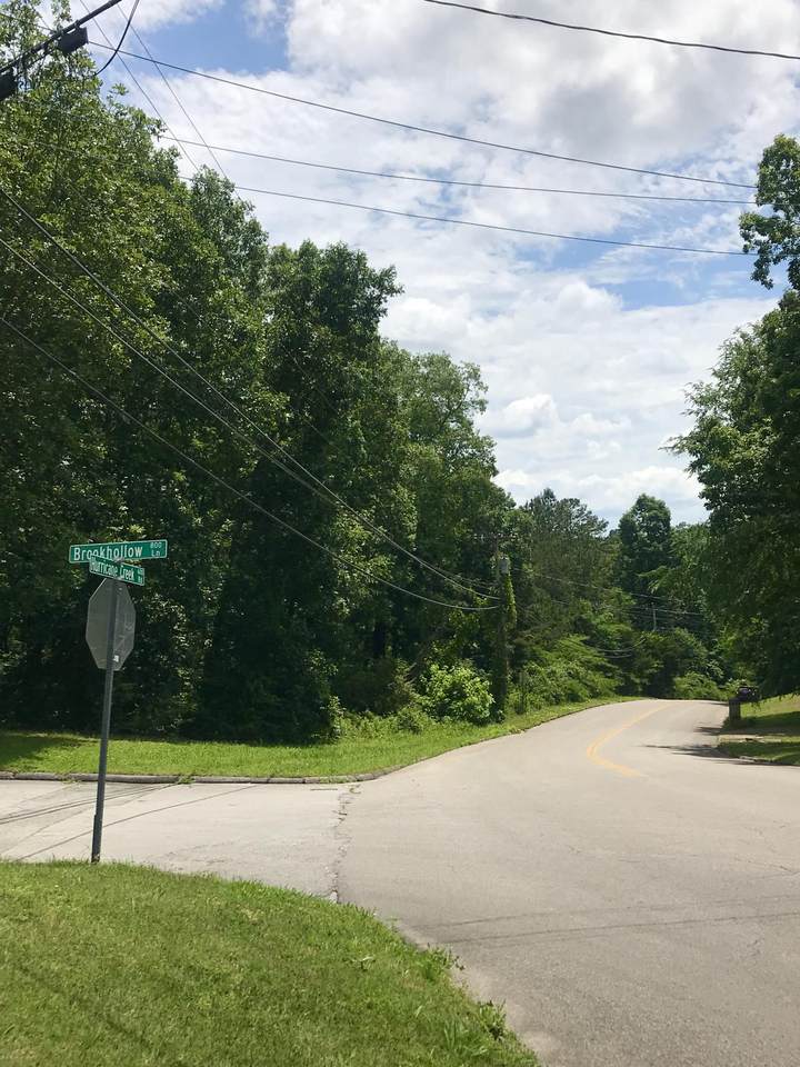 802 Brookhollow Ln - Photo 1