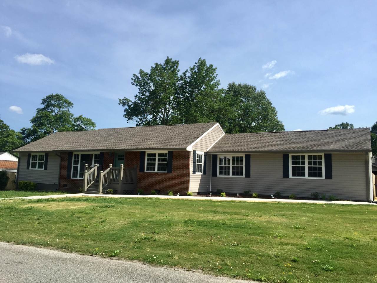 5006 Newport Dr - Photo 1