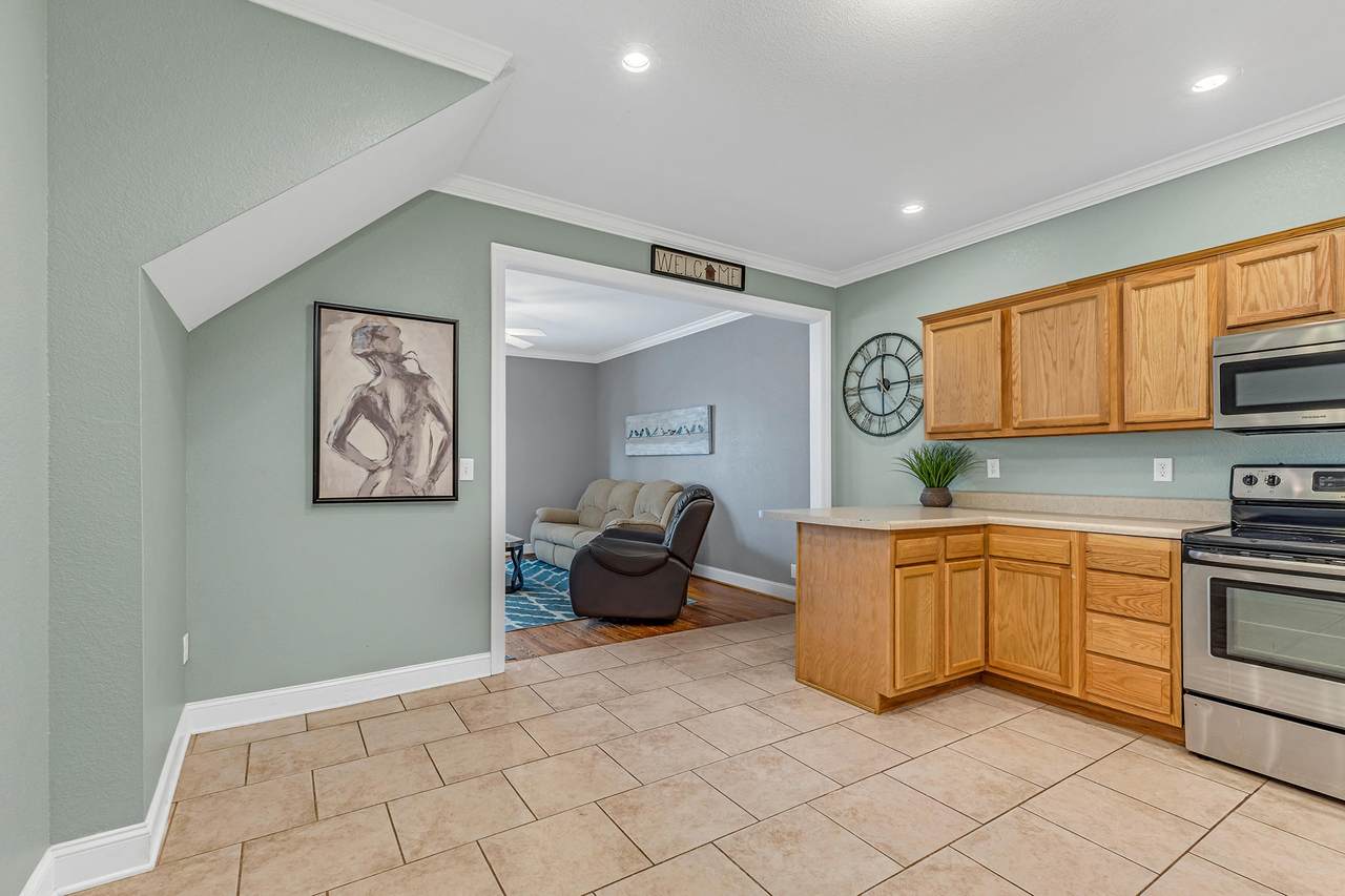 3643 Crompton St - Photo 1