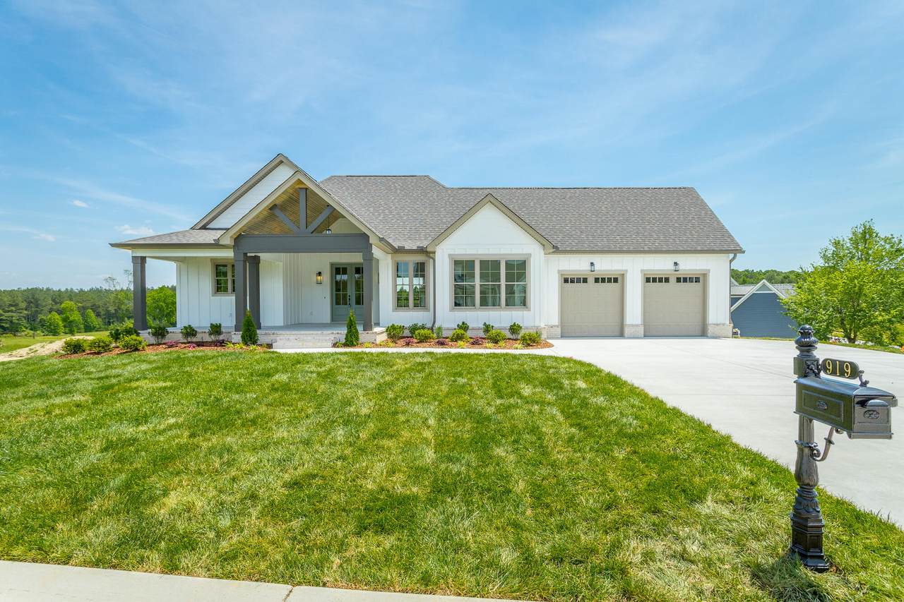 919 Equestrian Dr - Photo 1