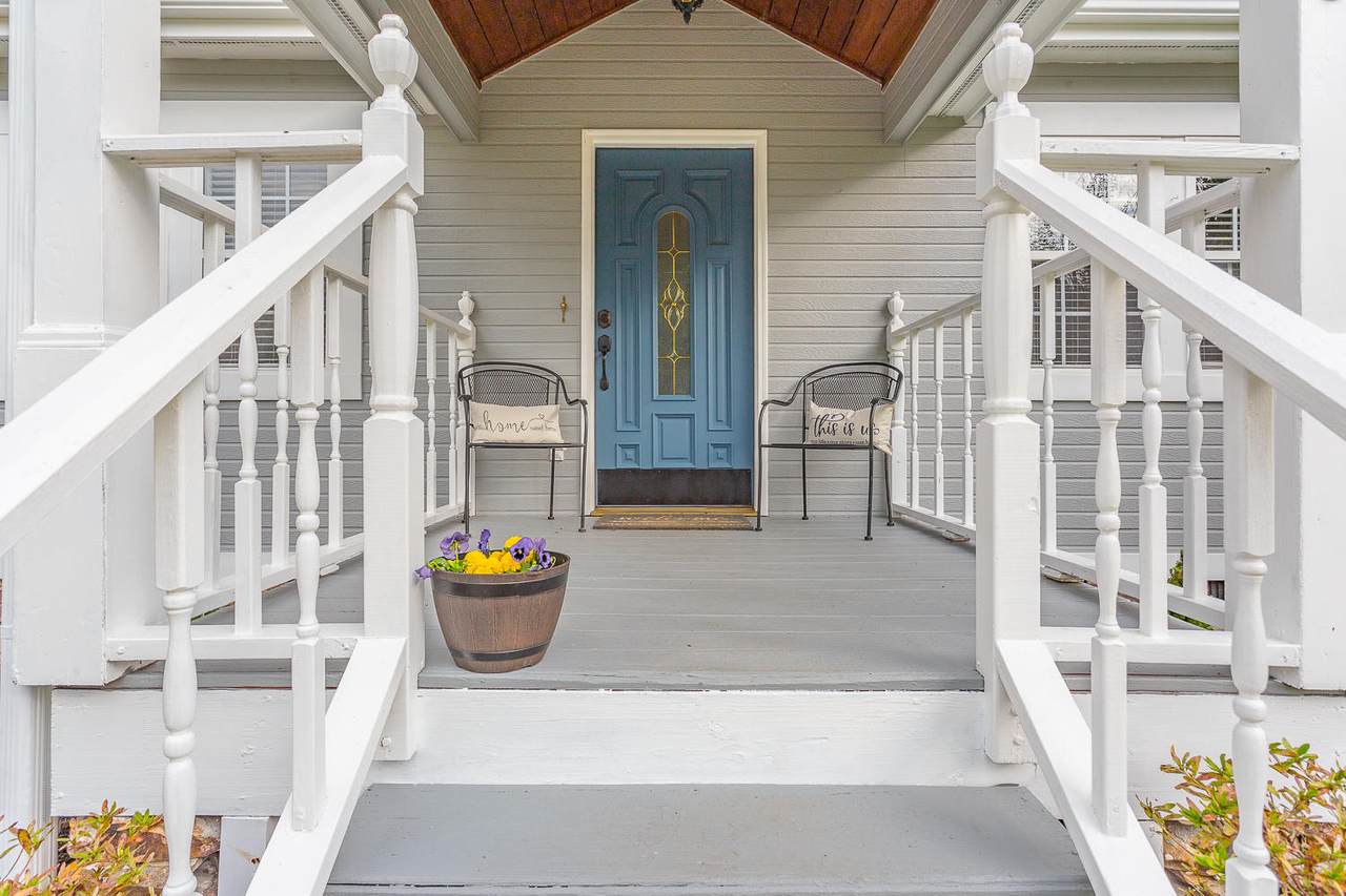 715 12th St - Photo 1
