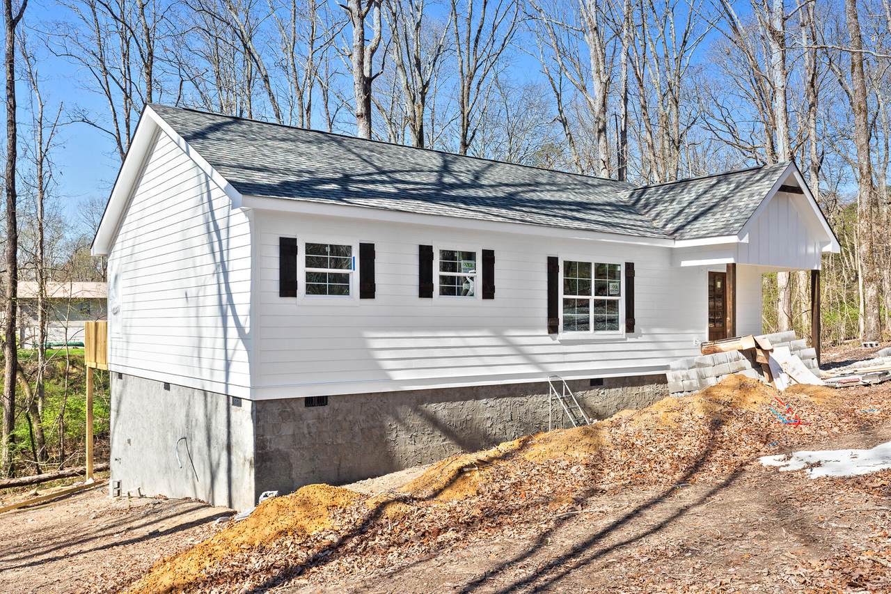 184 Middle Rd - Photo 1