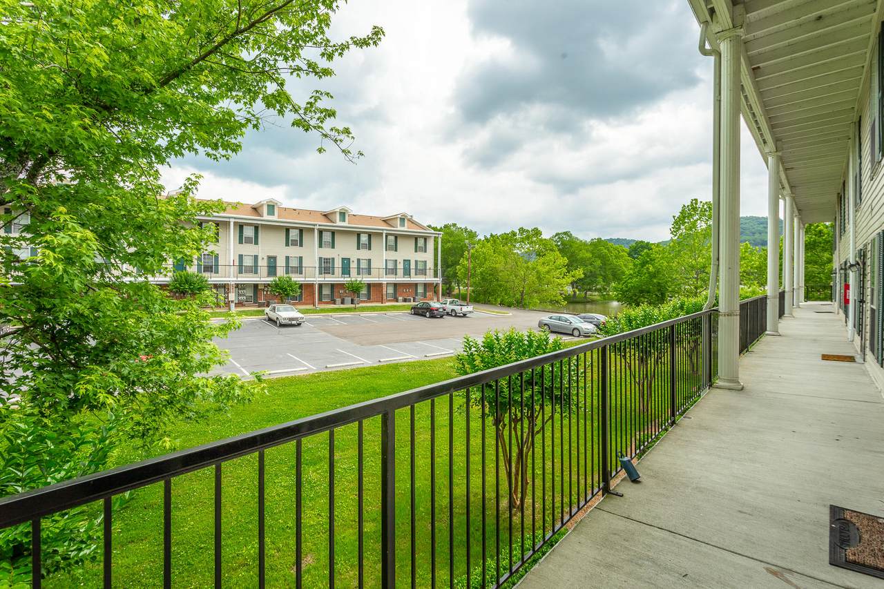 900 Mountain Creek Rd - Photo 1