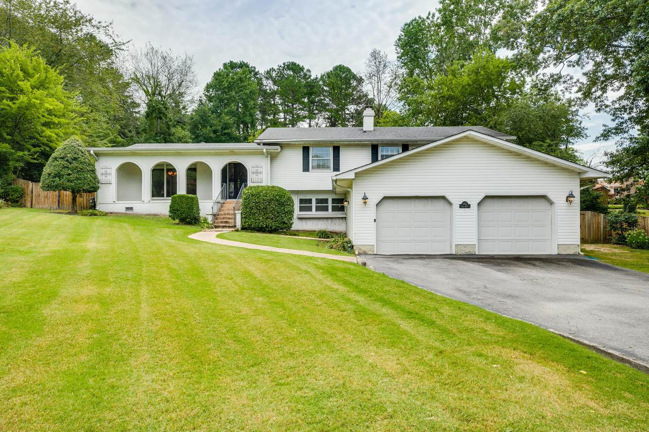 413 Lark Ln - Photo 1