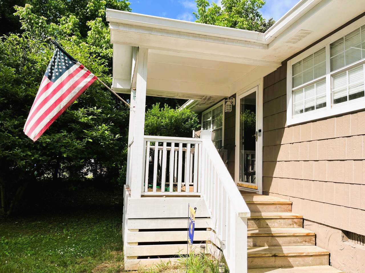 319 Oak St - Photo 1