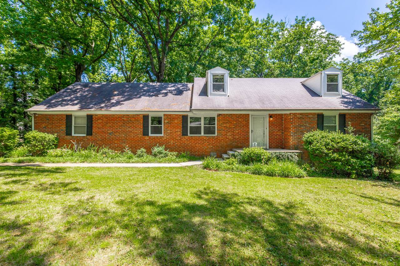 705 Albert Rd - Photo 1