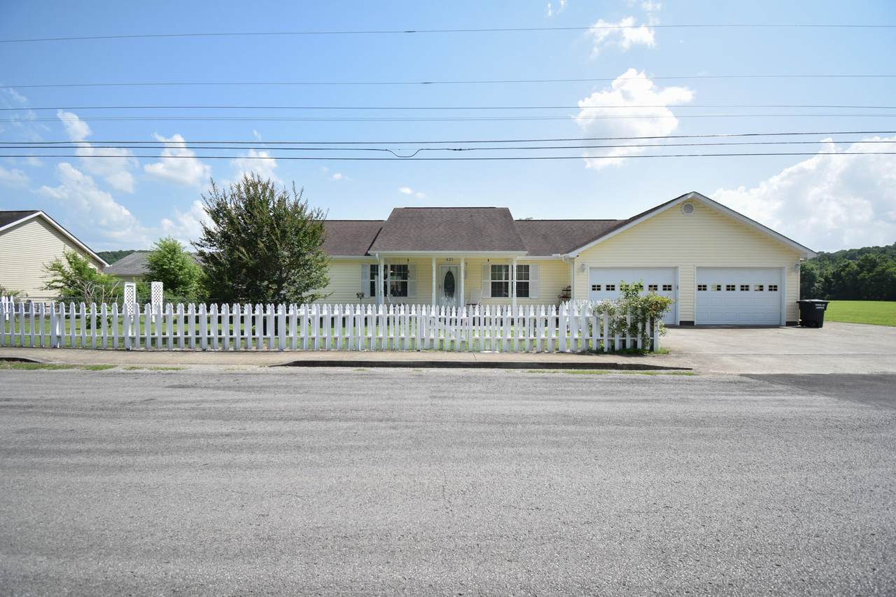 421 2nd St - Photo 1