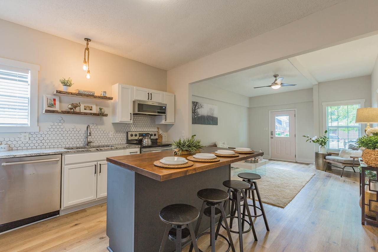 2407 13th St - Photo 1