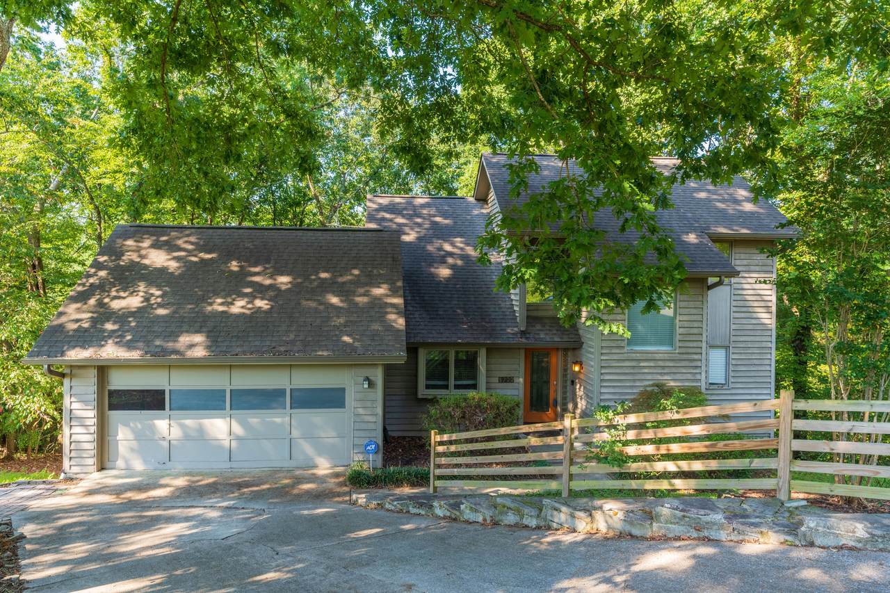 1722 Lake Wood Cir - Photo 1