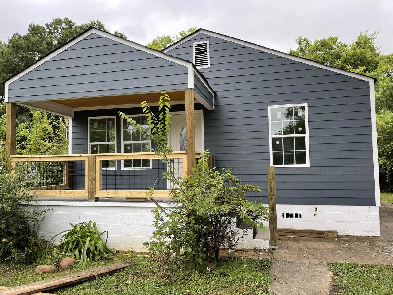 2414 13th St - Photo 1