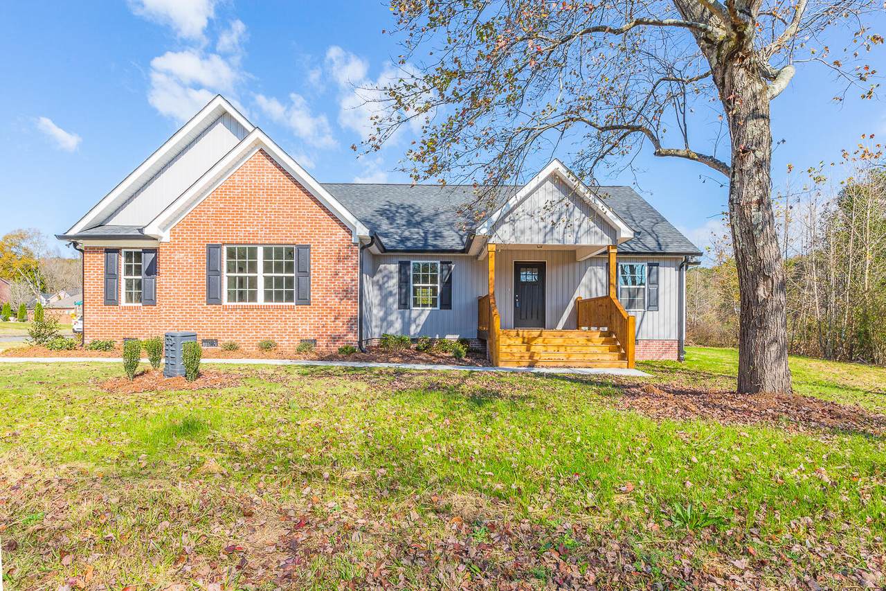 376 Amanda Way - Photo 1