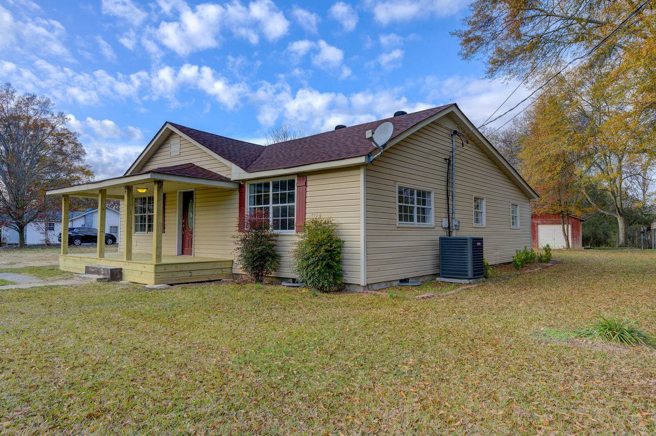 171 Moore St - Photo 1