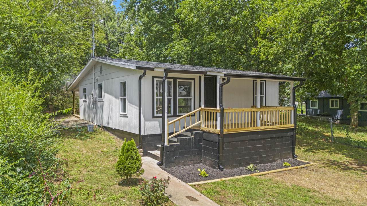 1560 Aurora Avenue - Photo 1