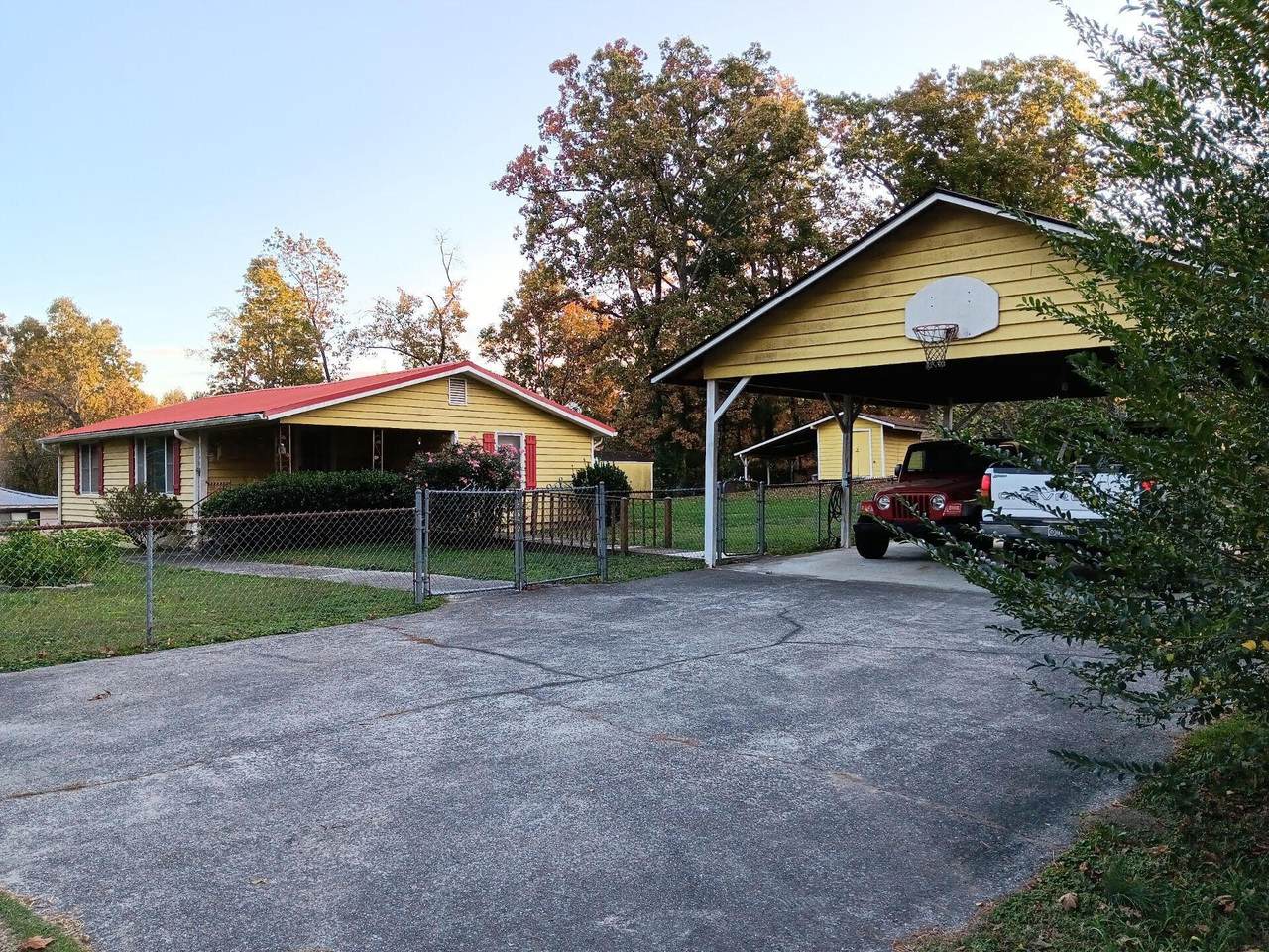 1617 Oakhill Drive - Photo 1