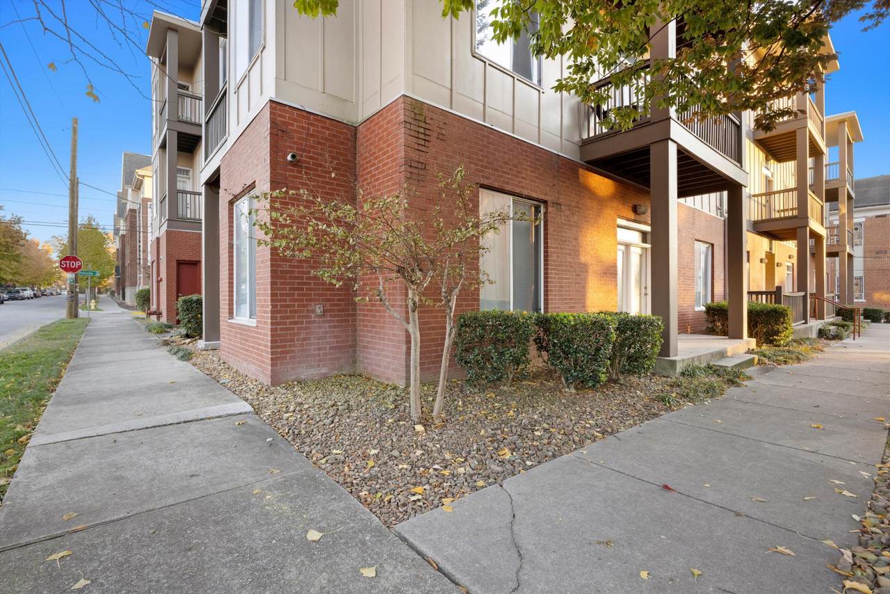 863-301 Flynn Street - Photo 1