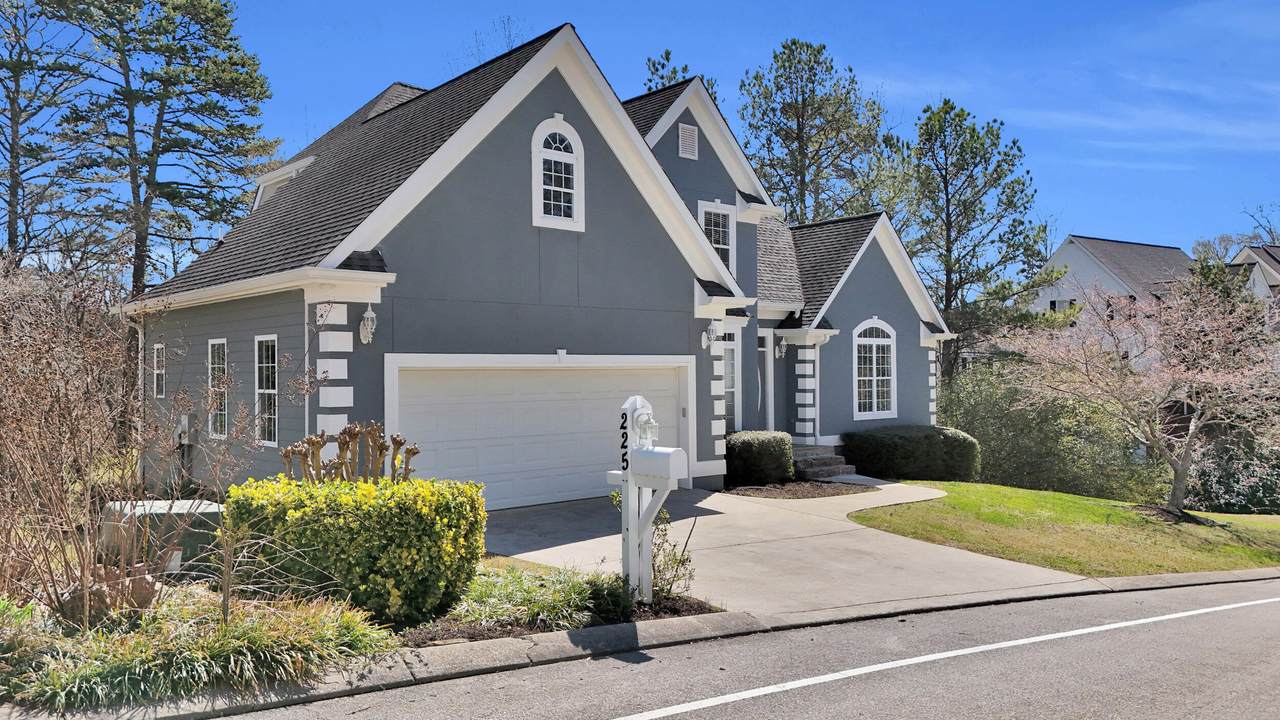 225 Blue Jay Parkway - Photo 1