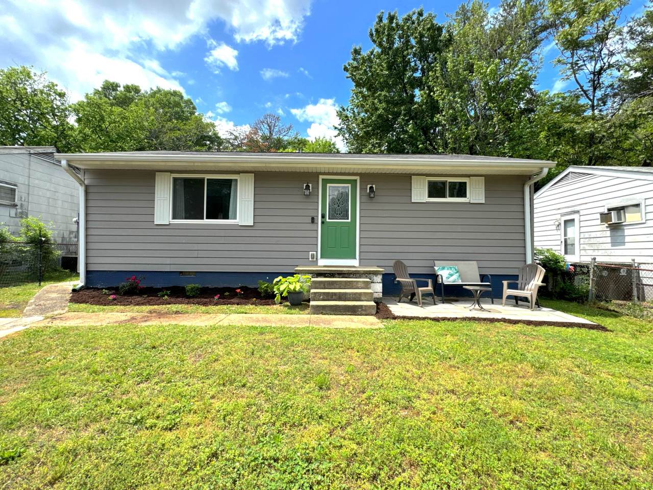 811 Snow Street - Photo 1