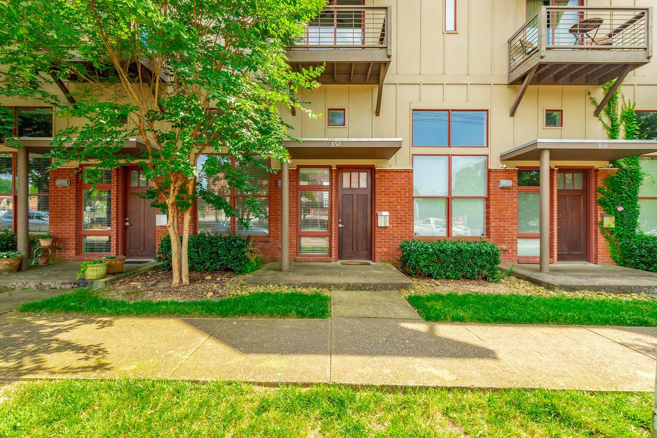 852 8th Street - Photo 1