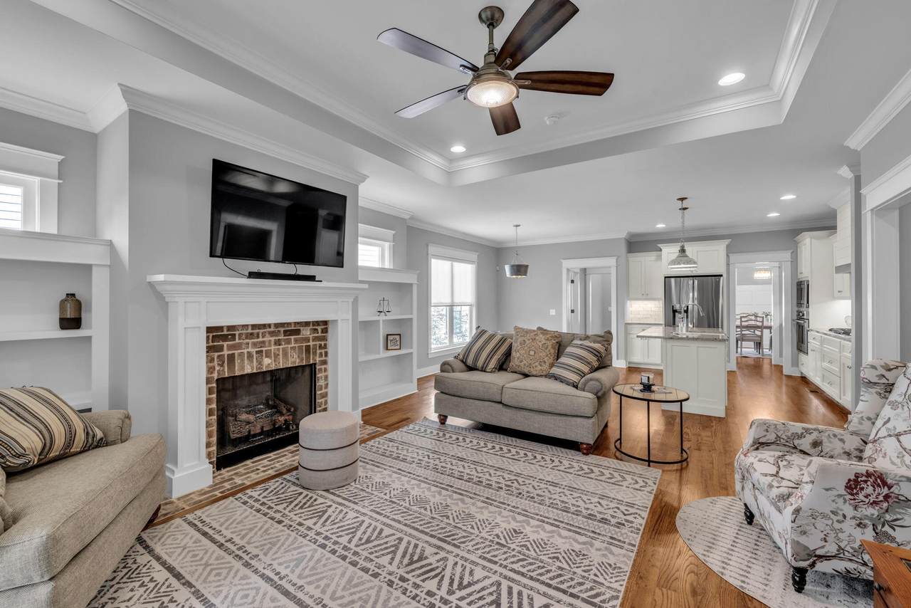 4145 Barnsley Loop - Photo 1