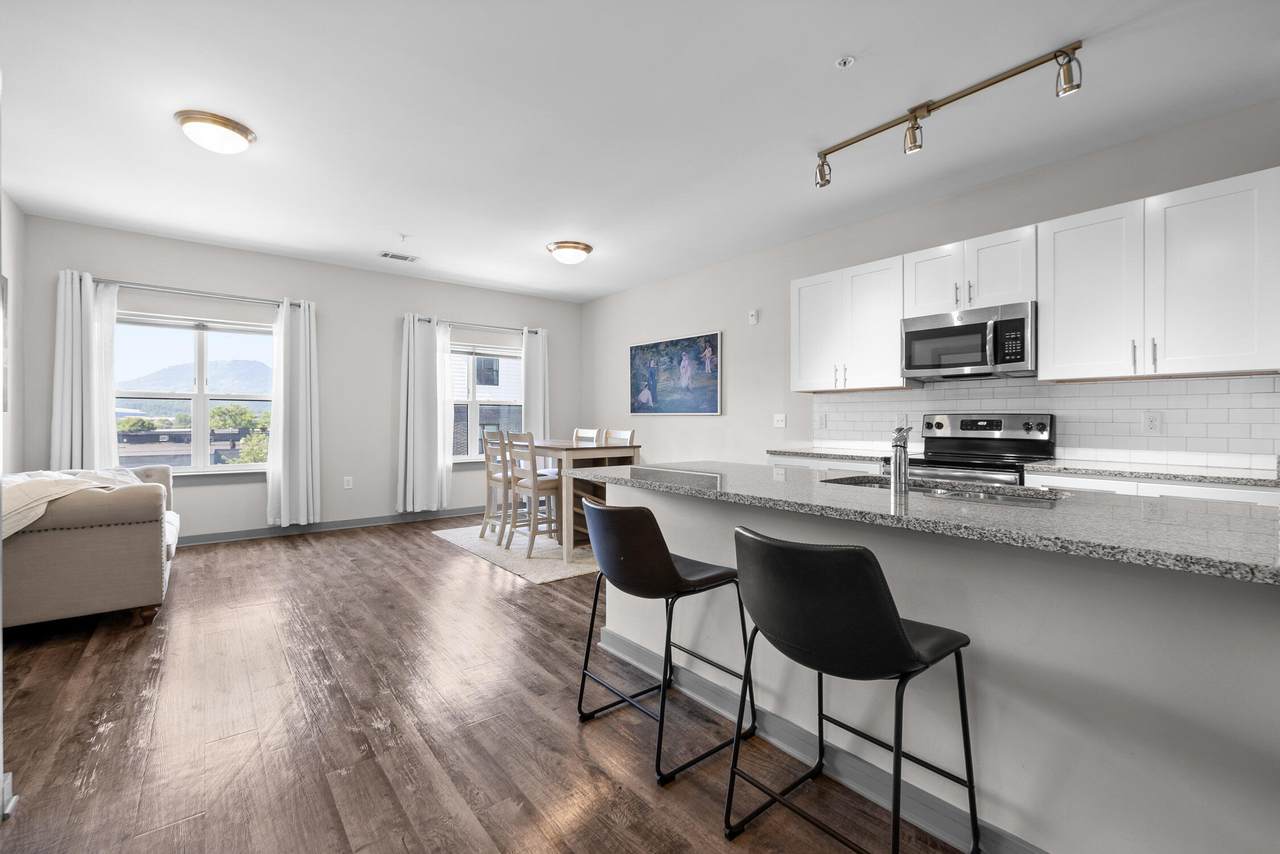 782-322 Riverfront Parkway - Photo 1