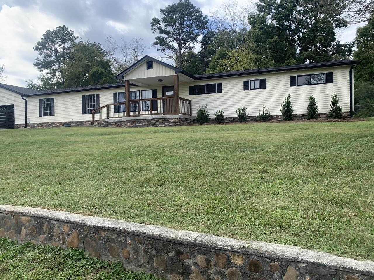 914 Hickory Avenue - Photo 1