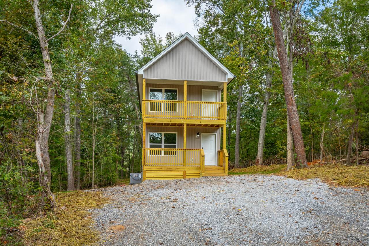 76 Pineway Circle - Photo 1