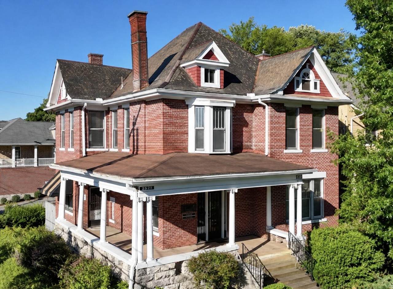 930 Oak Street - Photo 1