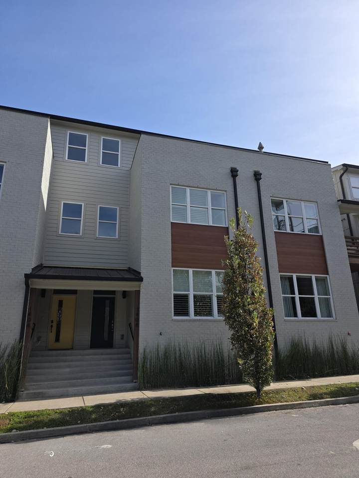 1408 Slayton Street - Photo 1
