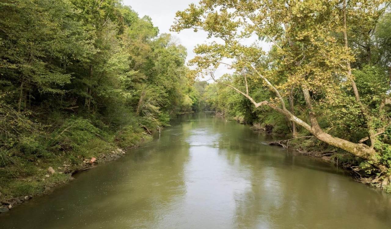 12 Sturgeon Creek Road - Photo 1