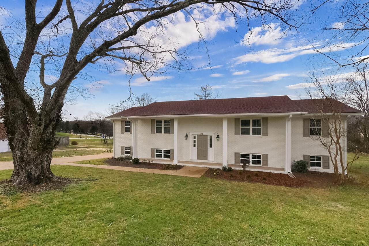 9512 Heathwood Drive - Photo 1