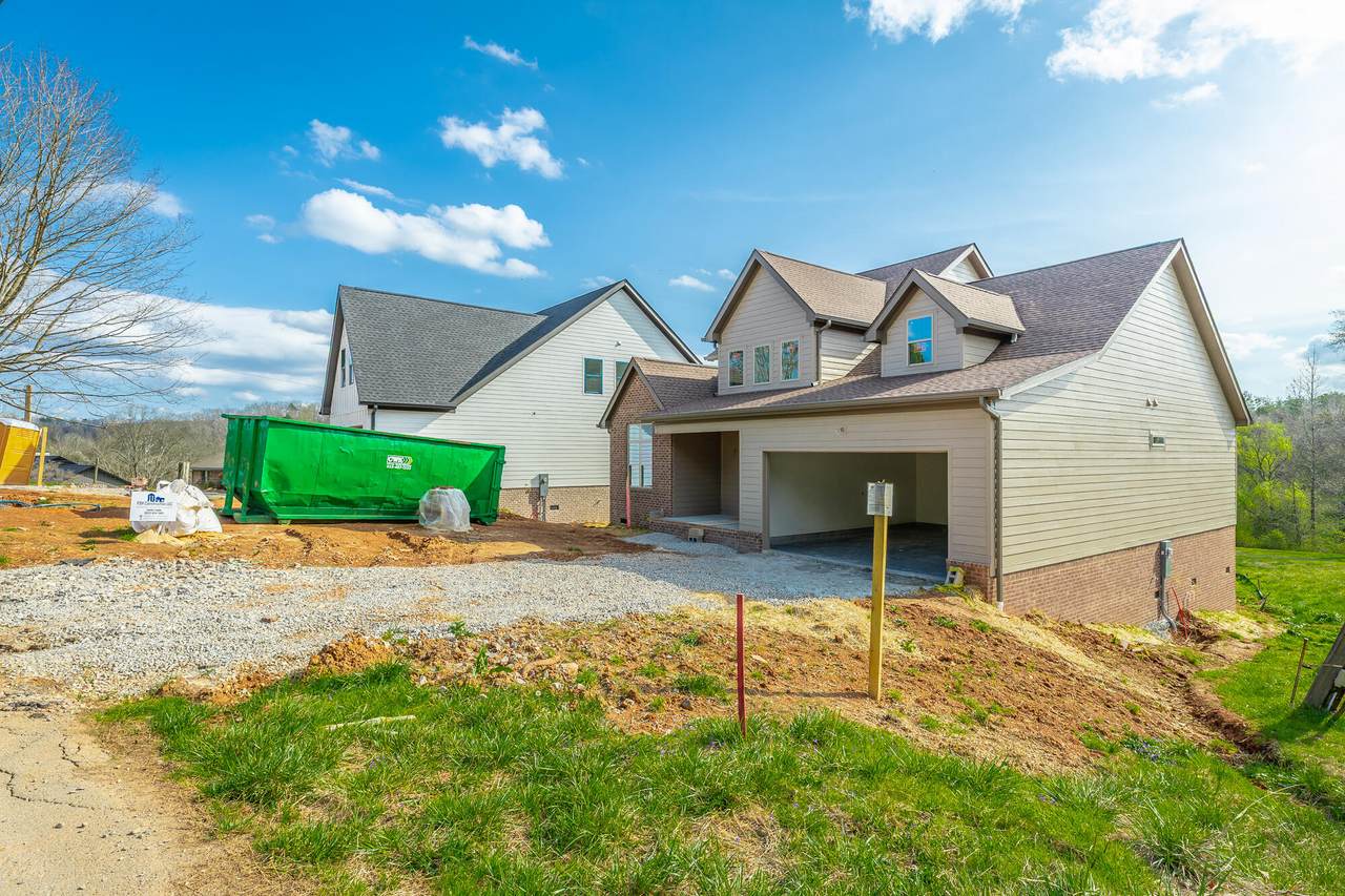 676 Courtney Lane - Photo 1